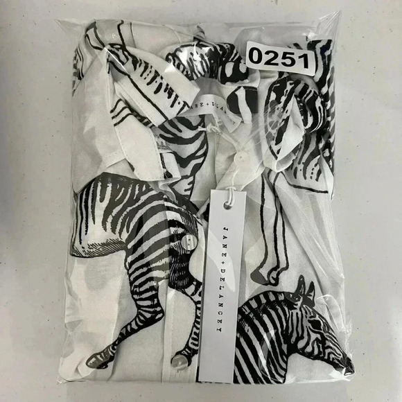 Jane + Delancey white and black zebra print blouse roll tab sleeves 2XL NWT Zoo - Picture 12 of 12